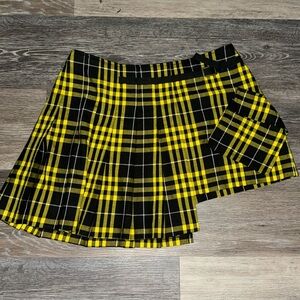 Compagnia Italiana Italian Yellow & Black Plaid Asymmetrical Skirt - Size 8